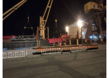Good Job ! SINOTRUCK Dump Truck Delivery To East Africa